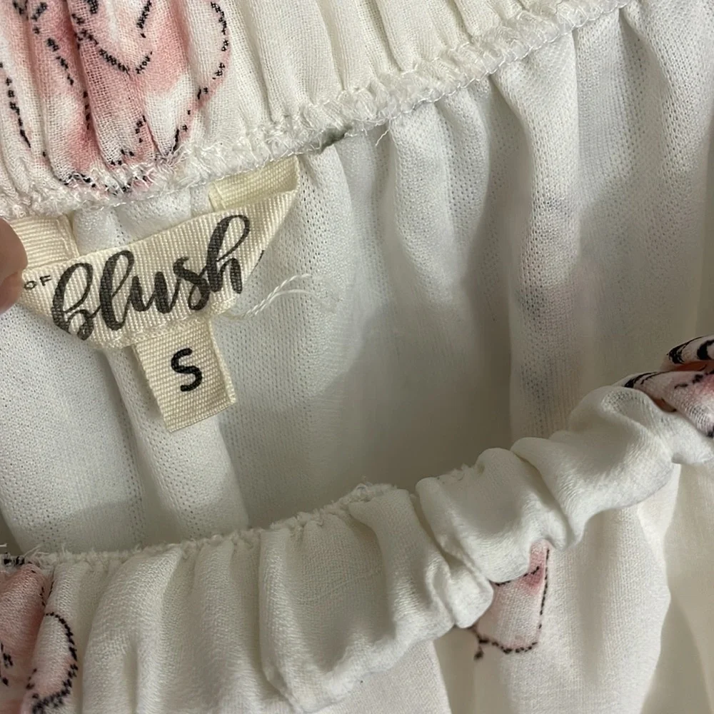 Nine of Blush Floral Romper Size S - Picture 4 of 7